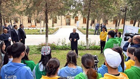 Uzbekistan’s President Mirziyoyev visits Samarkand’s Youth Creative Town and public park