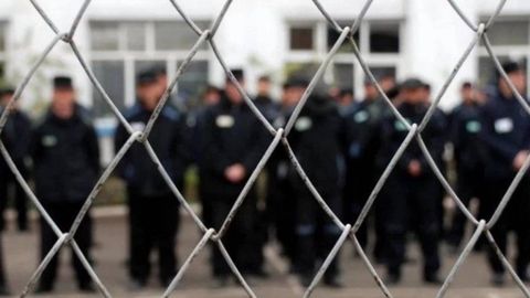 Президент помиловал около 400 заключенных в честь Рамазан хайита и Навруза