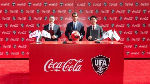 Coca-Cola ва Ўзбекистон футбол ассоциацияси 2030 йилгача мўлжалланган ҳамкорлик шартномасини имзолади