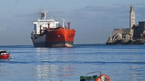 Россия АҚШ санкциясини четлаб ўтиб, Кубага нефть ва газ юборди