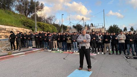 Исроил ҳайит намозида мусулмонларни Ал-Ақсо масжидига киритмади