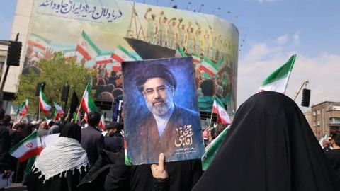 Эронни кимлар бошқармоқда?