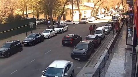 Toshkentda fuqaro Tracker’ni qasddan bir guruh kishilar ustiga haydadi