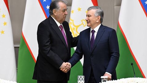 Shavkat Mirziyoyev va Emomali Rahmon Oliy davlatlararo kengash yig‘ilishi yakunlari yuzasidan bayonot berdi
