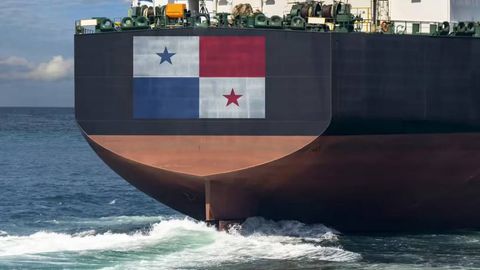 АҚШ Хитойни Панама байроғи остидаги кемаларни ноқонуний ушлаб туришда айблади