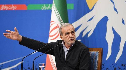 Эрон президенти яна бир бор қўшни давлатларни огоҳлантирди