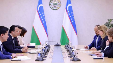 Uzbekistan reviews privatization and IPO plans with Rothschild & Co
