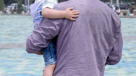 В Узбекистане должникам по алиментам откажут в некоторых услугах