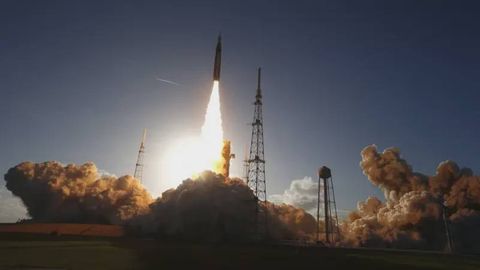 Старт первой за 50 лет лунной миссии «Артемида-2» прошел успешно