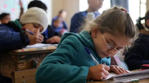 Сурияда мактаб дастуридан эволюция назарияси олиб ташланади 