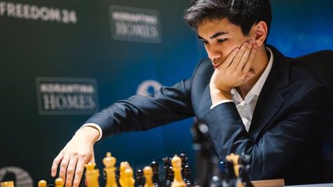 Жавохир Синдaров уверенно лидирует на турнире претендентов ФИДЕ 2026