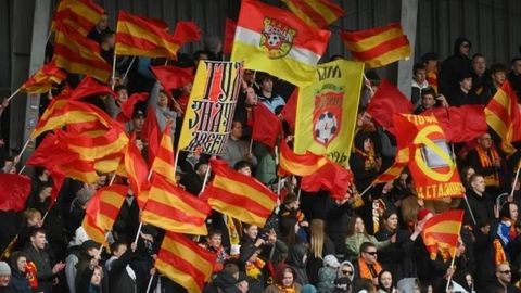 Россиядаги футбол ўйини вақтида мухлис вафот этди