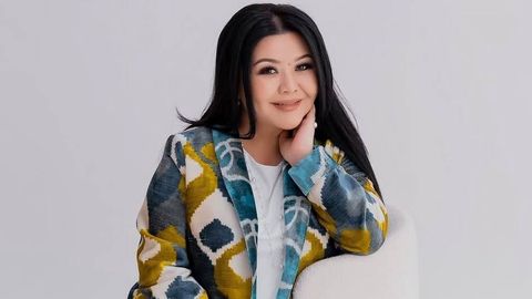 “Уч кунлаб навбат кутганман”. Малика Равшанова камситилган кунлари, амалга ошмаган шифокорлик орзуси ва 35 ёшидаги машҳурлик ҳақида