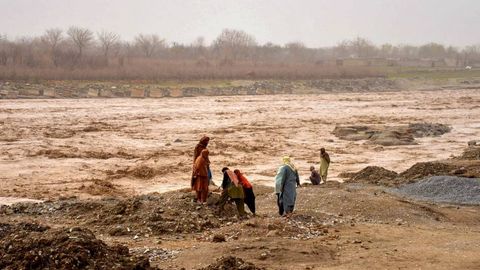 Афғонистонда сув тошқини қурбонлари сони 148 нафарга етди