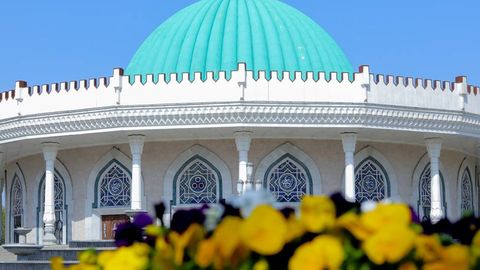 Сегодня Шавкат Мирзиёев посетит сквер Амира Темура