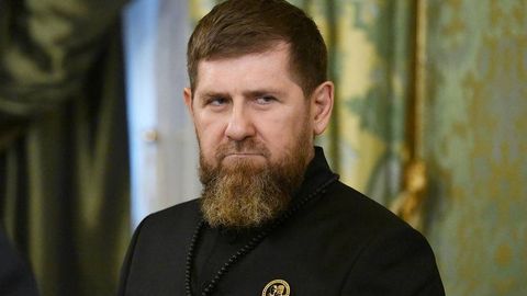 “Биродарларимизга ҳужум қилишди”: Қодиров Эрон учун жанг қилишдан бош тортди