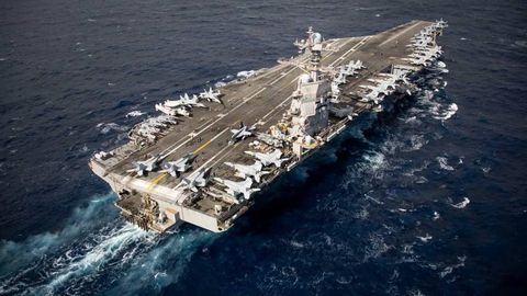 “Кемаларни энг яхши ўқ-дорилар билан тўлдиряпмиз” — Трамп Эронга қарши ҳужумга тайёрланаётгани ҳақида огоҳлантирди