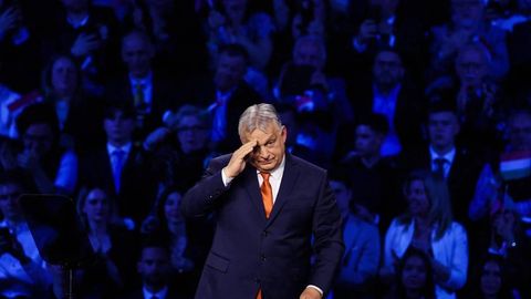 Орбаннинг тақдири ҳал бўлади: Венгрияда парламент сайловлари бошланди