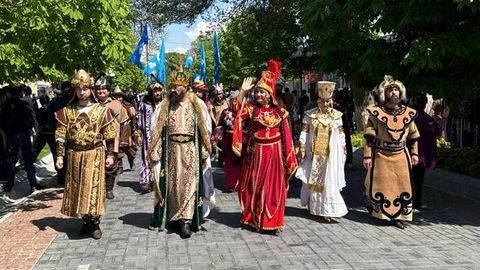 Тарихни жонлантирган Регистон: Амир Темур сиймоси, улкан парад ва маликалар либослари кўргазмаси