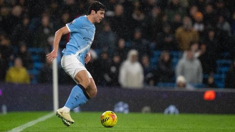 Абдуқодир Ҳусановнинг муваффақиятлари ортидан Қозоғистон футболи танқид қилинди