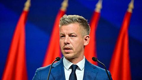 Венгриянинг янги бош вазири Украинага 90 млрд доллар ажратилишига рози бўлди