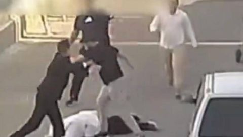 Фарғонада икки эркак шифокорни калтаклади