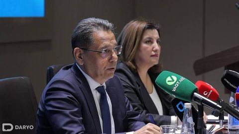 “Vazirlik formasiz talabani darsga kiritmaslik boʻyicha topshiriq bermagan” — Qoʻngʻirotboy Sharipov