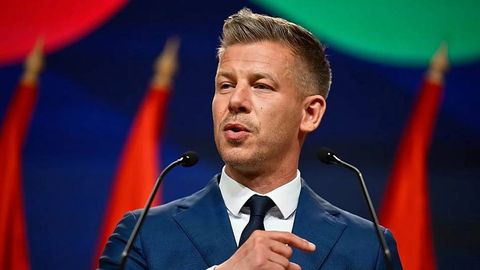 Венгриянинг бўлажак бош вазири президентдан истеъфога чиқишни талаб қилди