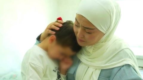 Ўзбекистонда хавфли ишқор ичган боланинг ҳаёти мураккаб операция орқали сақлаб қолинди