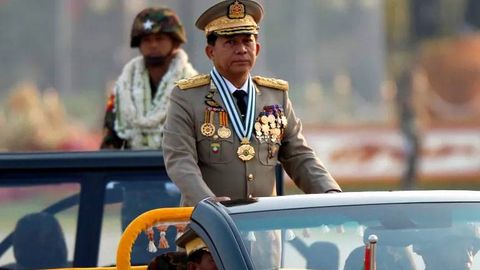 Myanmada sobiq prezident va 4300 dan ortiq mahbus afv etildi