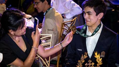 “Улар севиш ва севилиш ёшида” — Жавоҳир Синдоровнинг бобоси Ассубаева ҳақида