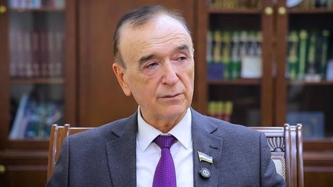 “У раҳбар одам қачон илм қилади?” — ЎзФА президенти мансабдорларнинг “тезкор” илмий даража олишини танқид қилди