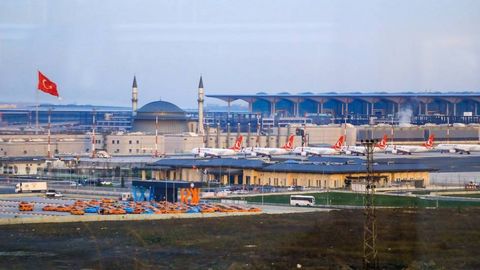 Turistik firmalar sabab 82 nafar o‘zbekistonlik Turkiya aeroportida qolib ketdi