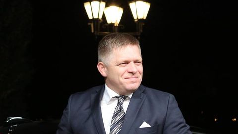 Уч давлат Москвадаги парадга борадиган Словакия етакчисига ўз ҳаво ҳудудини ёпди