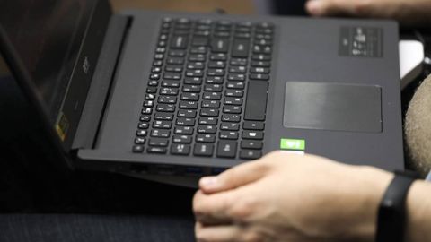 Проверки гаджетов на границе: узбекистанцев предупредили об усилении контроля в России