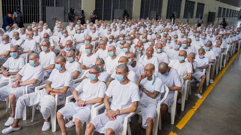 Салвадорда 486 нафар жиноий тўда аъзоси устидан оммавий суд жараёни бошланди