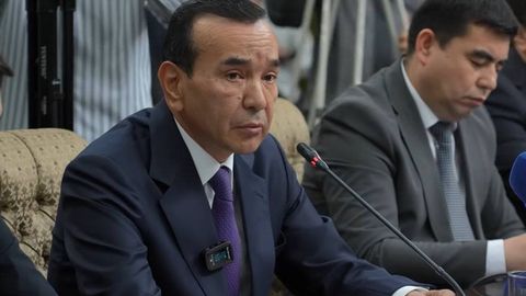 “Эркинлик десангиз, тоқат қилишингиз керак” — Озодбек Назарбеков беҳаё қўшиқ ва клиплар ҳақида