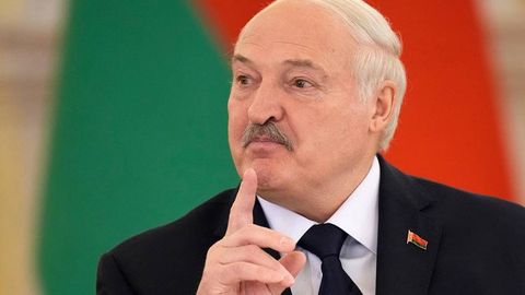 “Дронларни ёқиб юборади”: Лукашенко Беларусьнинг янги қуролини мақтади