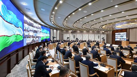 Шавкат Мирзиёев 6 ҳокимнинг лавозимига лойиқлигини кўриб чиқишни топширди