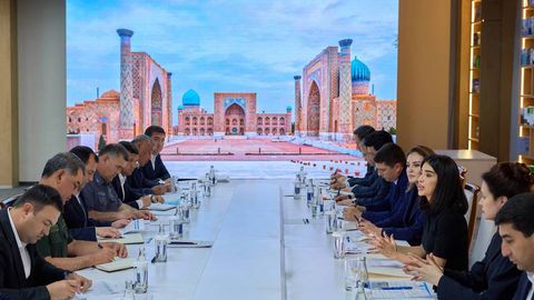 Саида Мирзиёева Самарқанд вилояти ва туманлари раҳбарияти билан учрашди