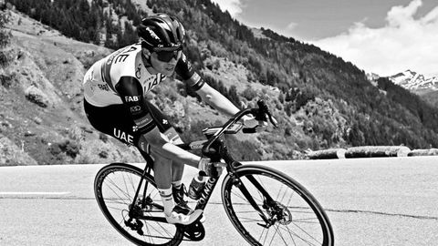 Kolumbiyalik velosportchi poygadagi halokatdan bir necha kun o‘tib vafot etdi