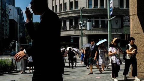 Токиода амалдорлардан ишга шортикда келиш сўралди