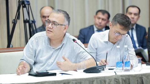 Oʻzbekiston maktablarida tabaqalanish kuchaygani, bilimni baholash yodlashga asoslangani tanqid qilindi