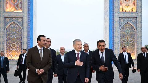 Президент қиймати 1,7 трлн сўм бўлган “Бурҳониддин Марғиноний” мажмуаси билан танишди