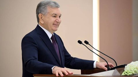 Инвестиции и новое жилье — президент проводит совещание по развитию Ферганской области