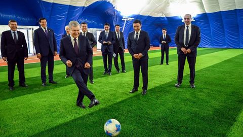 Prezident “Neftchi” bolalar futbol akademiyasi faoliyati bilan tanishdi