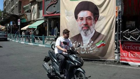 “АҚШ урушда шармандали тарзда ютқазди” — Эрон олий раҳнамоси