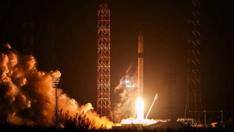 “Бойқўнғир” космодромидан янги “Союз 5” ракетаси учирилди (видео)
