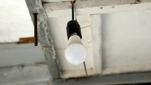 Экономить электроэнергию и газ за счет отключения потребителей запрещается 