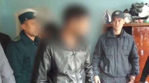 Фарғонада алимент тўламаслик учун аёли ва қизини ўлдирган эркак 19 йилга қамалди